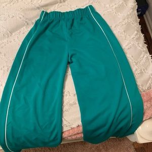 Women’s sweat pants size small (never worn)